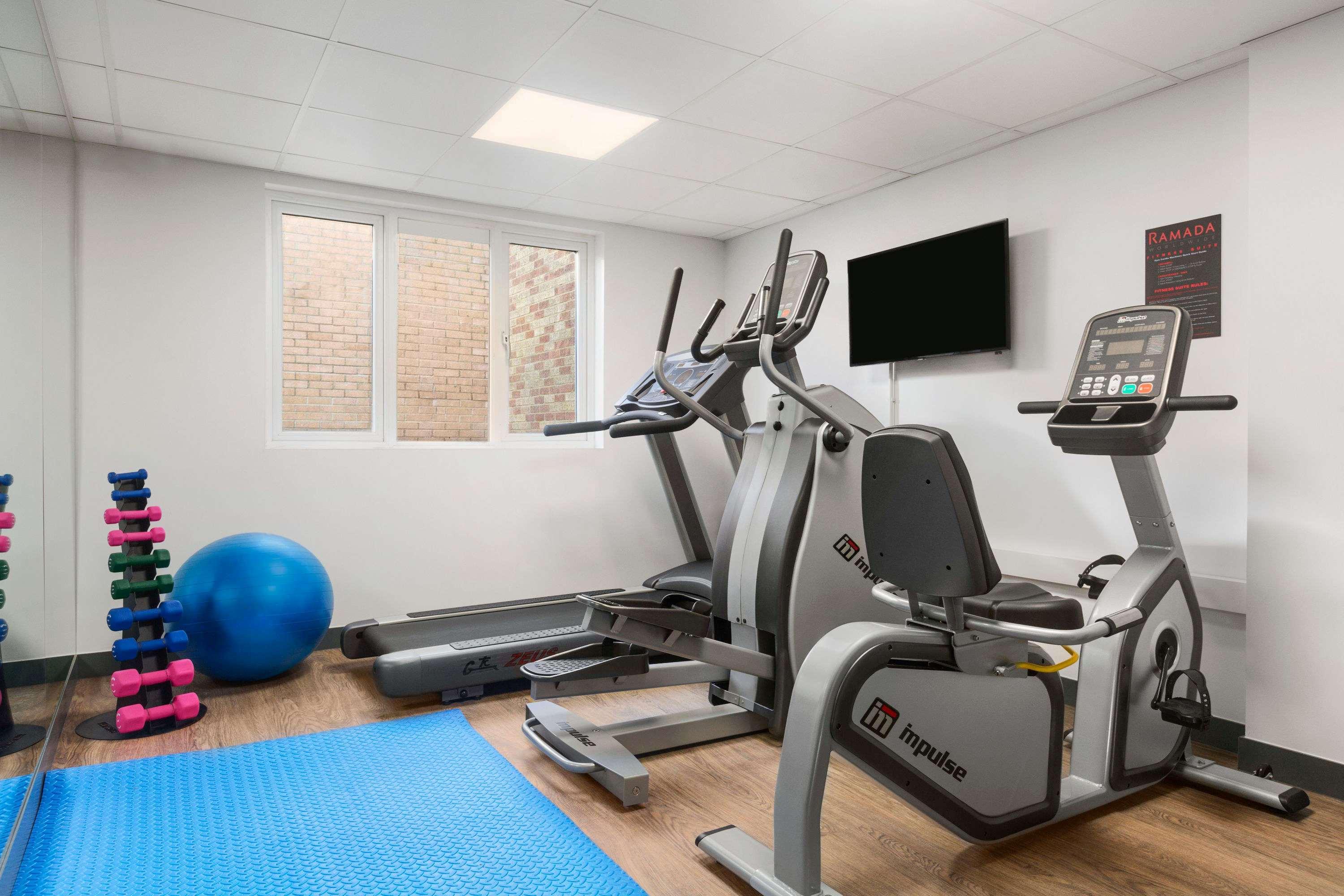 Ramada Milton Keynes Hotel Екстериор снимка