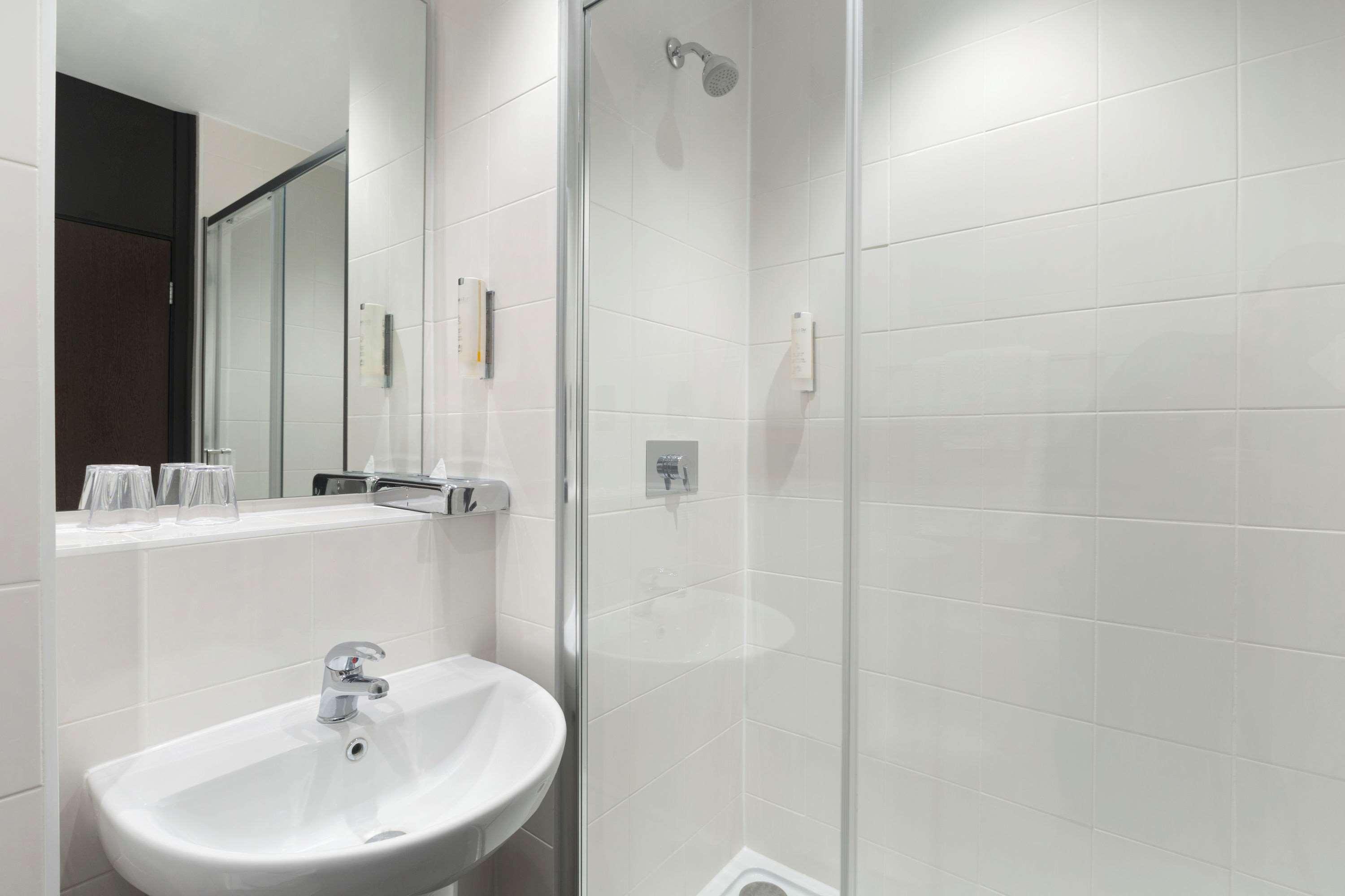 Ramada Milton Keynes Hotel Екстериор снимка