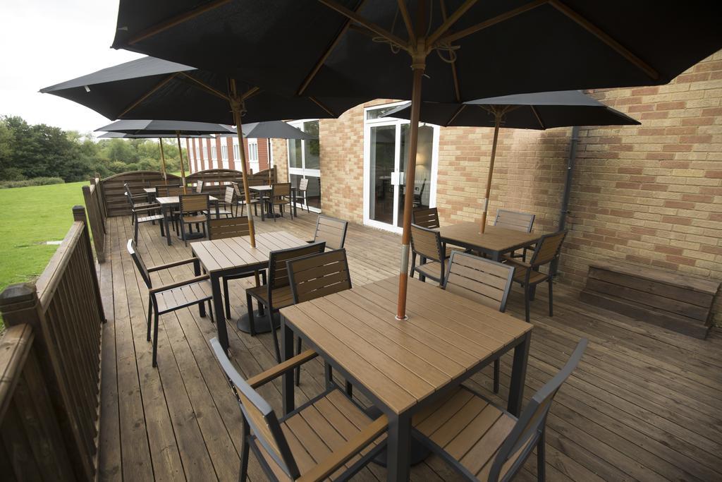 Ramada Milton Keynes Hotel Екстериор снимка