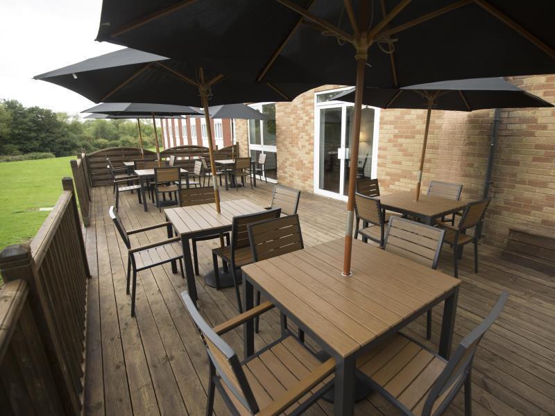 Ramada Milton Keynes Hotel Екстериор снимка