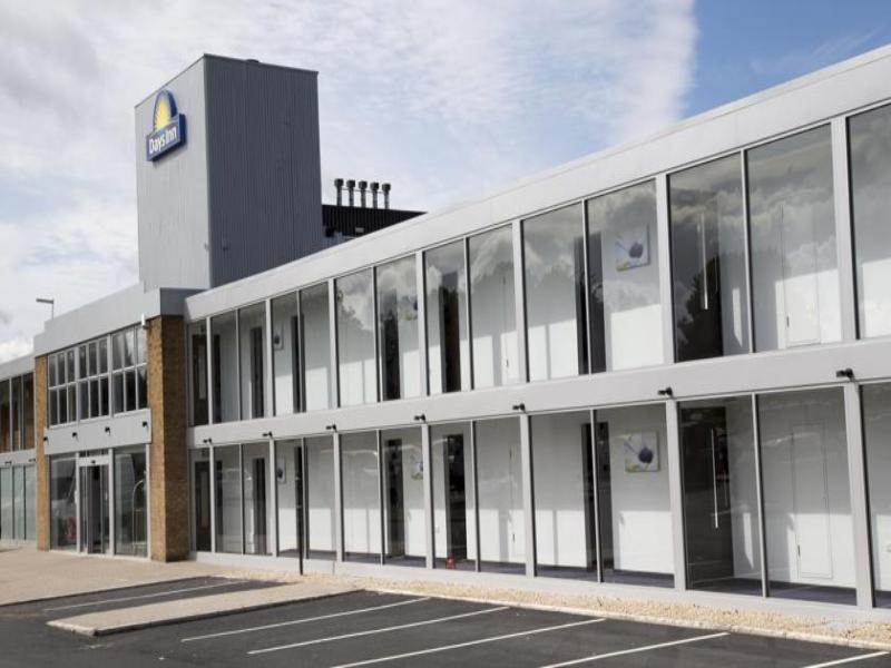 Ramada Milton Keynes Hotel Екстериор снимка