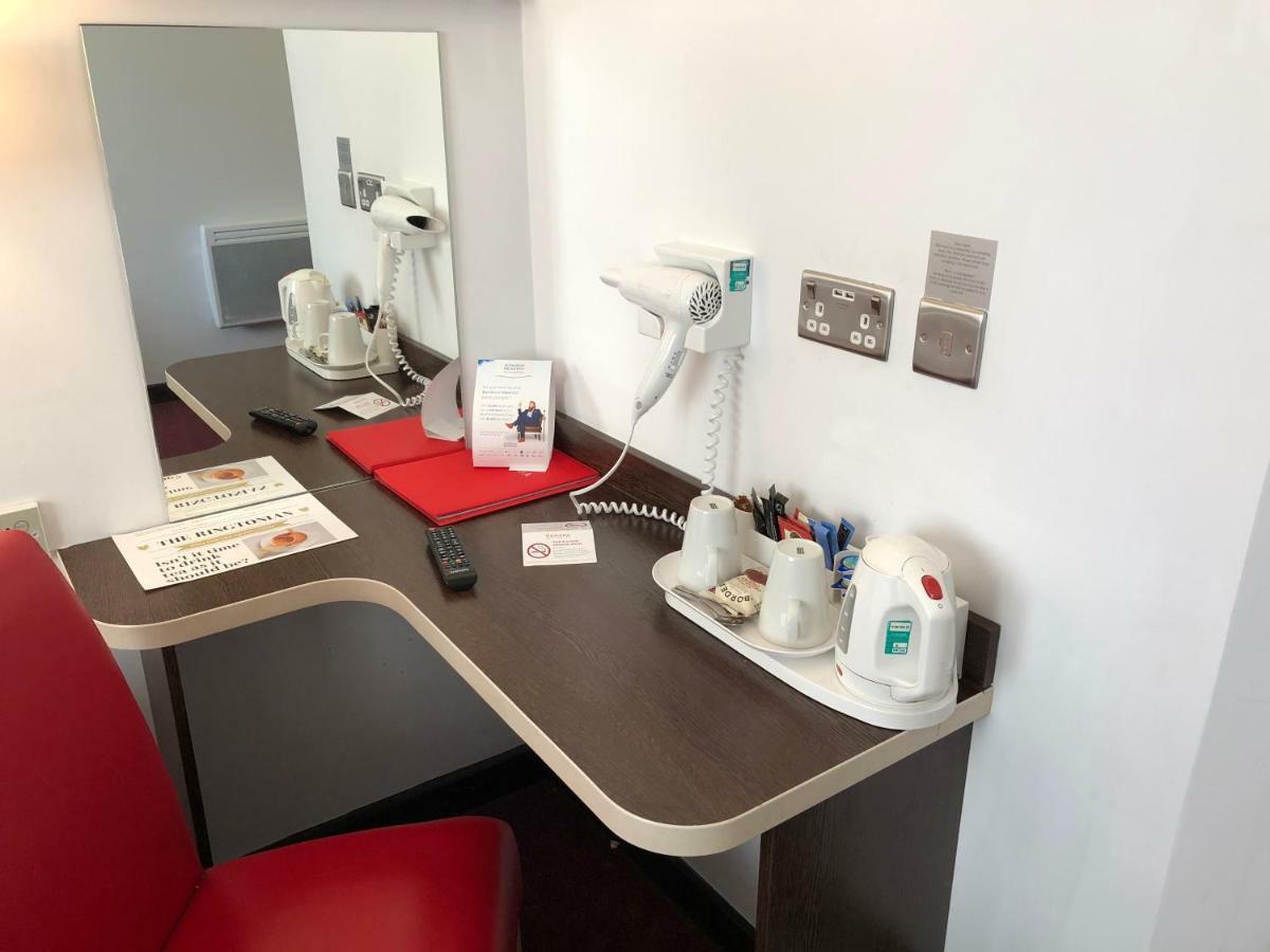 Ramada Milton Keynes Hotel Екстериор снимка