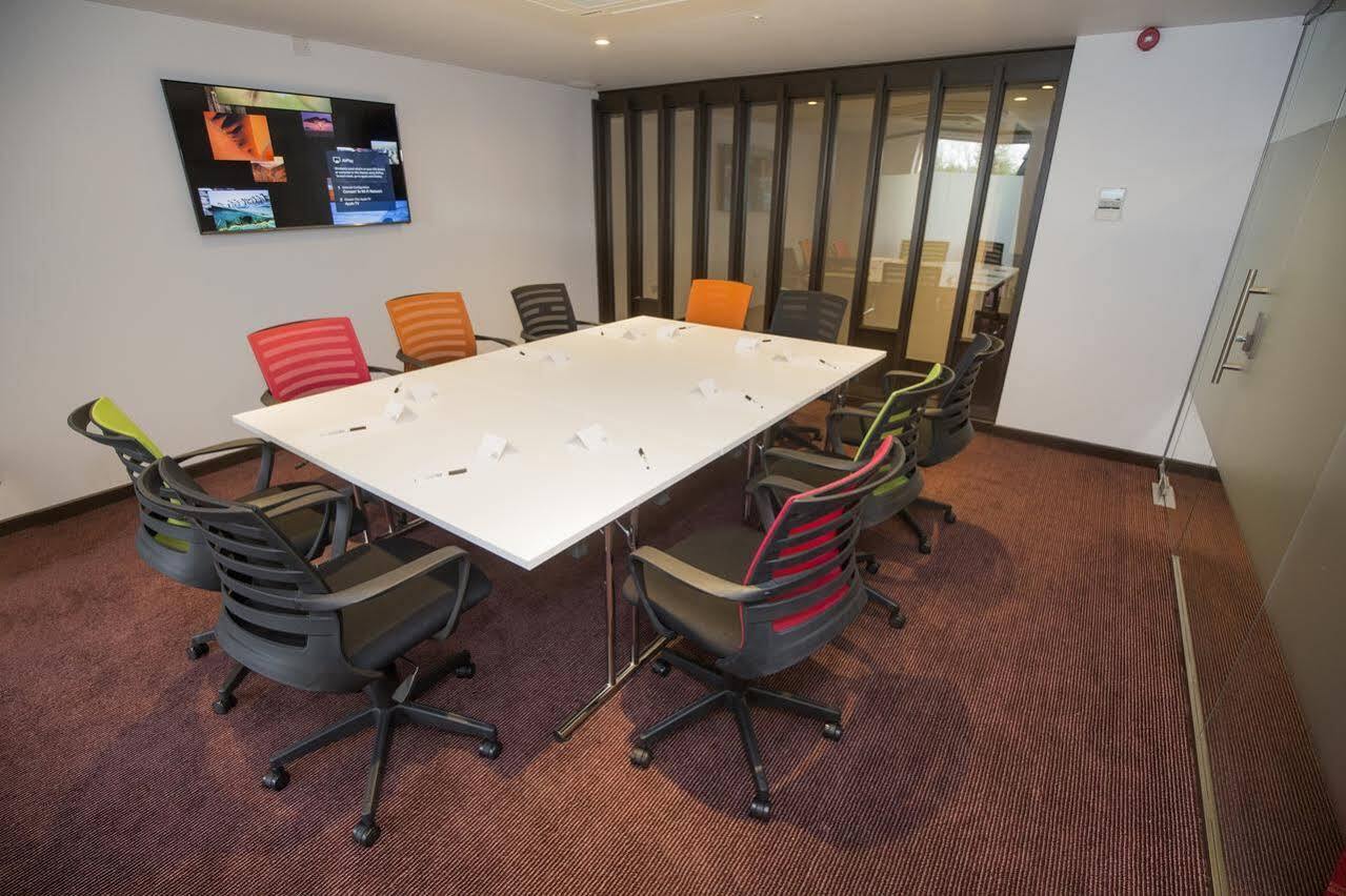 Ramada Milton Keynes Hotel Екстериор снимка