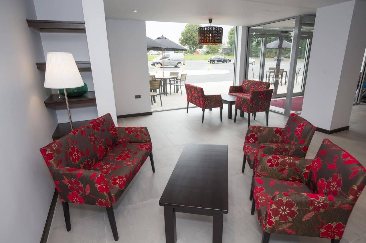 Ramada Milton Keynes Hotel Екстериор снимка