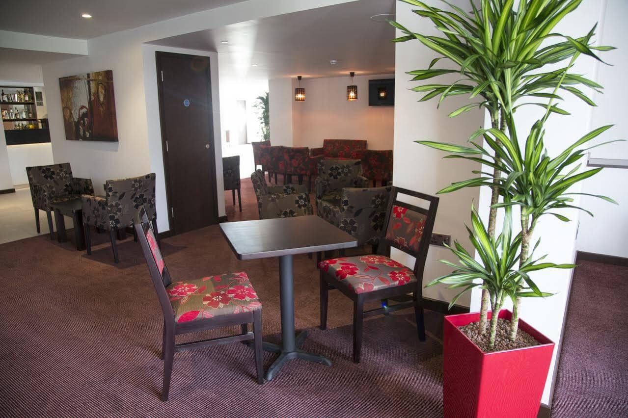 Ramada Milton Keynes Hotel Екстериор снимка
