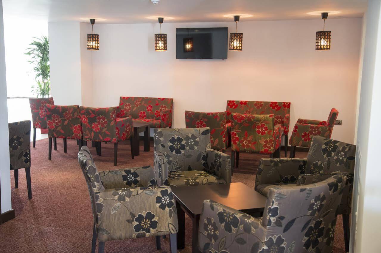 Ramada Milton Keynes Hotel Екстериор снимка